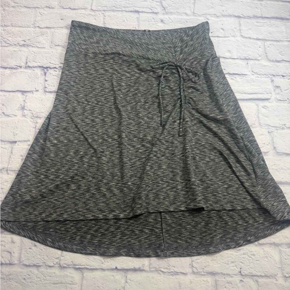 The North Face Women's Charcoal Heather High-Low Drawstring Skirt. Size Medium.